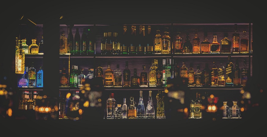 beirut nightlife, row of drinks in a bar