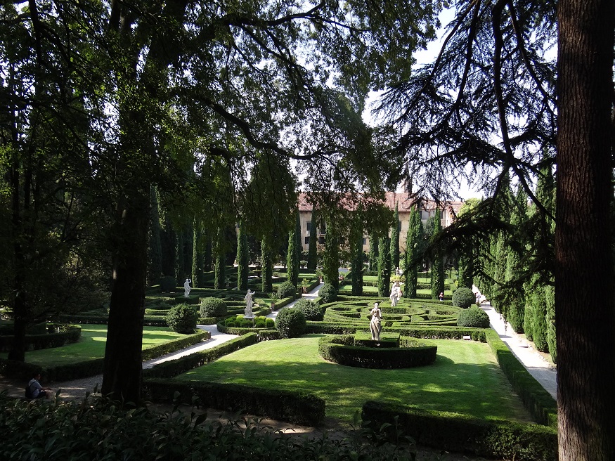 things to do in verona, Giardino Giusti Gardens