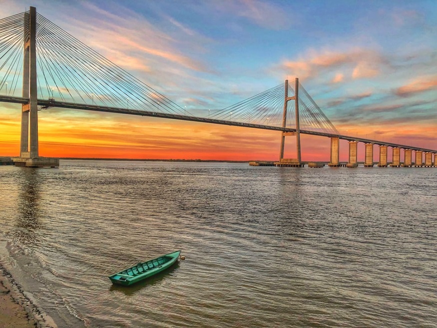 best places to visit in Argentina, bridge in rosario at sunset