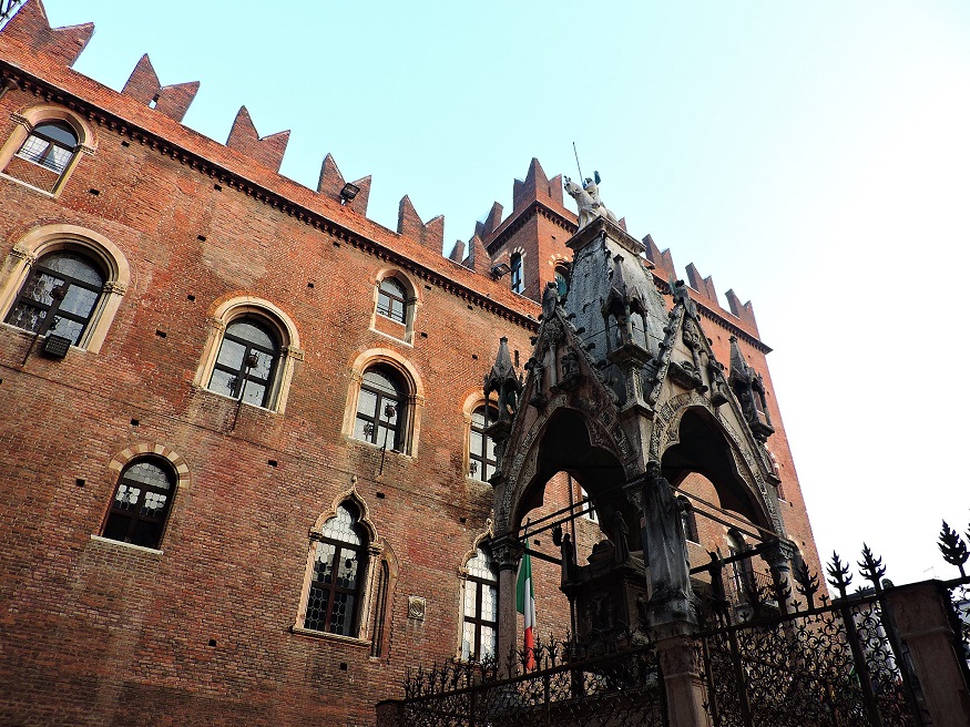 things to do in verona, the Scaliger Tombs