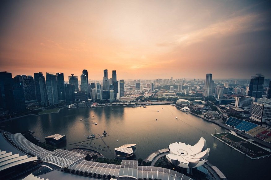 where to stay in singapore - singapore skyline at sunset