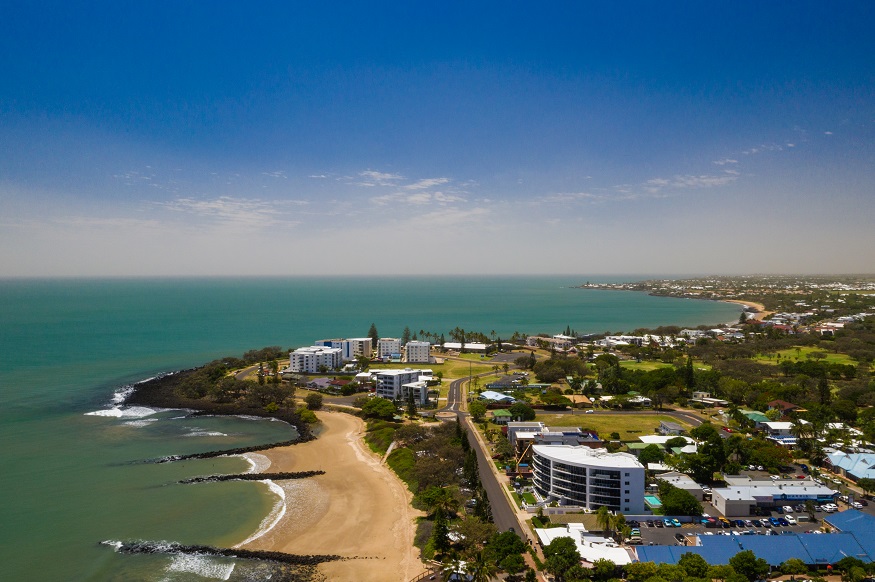 travel east coast australia, beach at Bundaberg