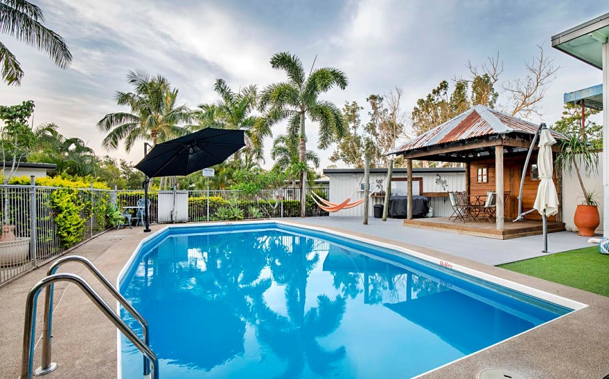 travel east coast australia, pool at Bush Village Budget Cabins
