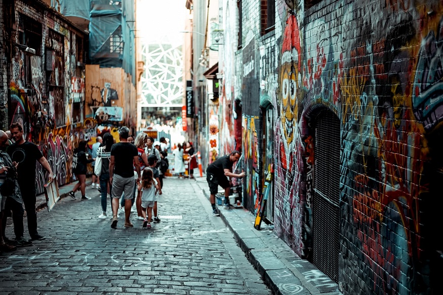 travel east coast australia, cobbled street with street art in melbourne