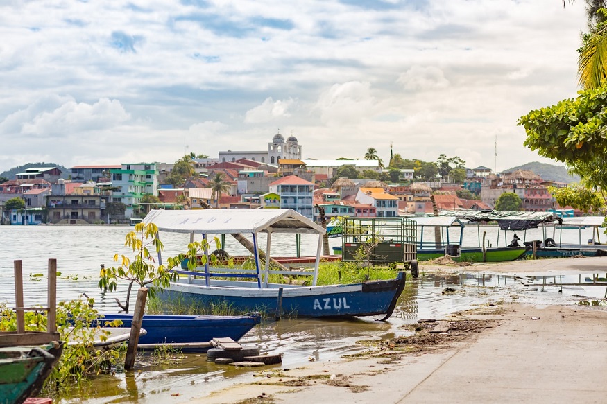 best places to visit in Guatemala, boats on the river in Flores