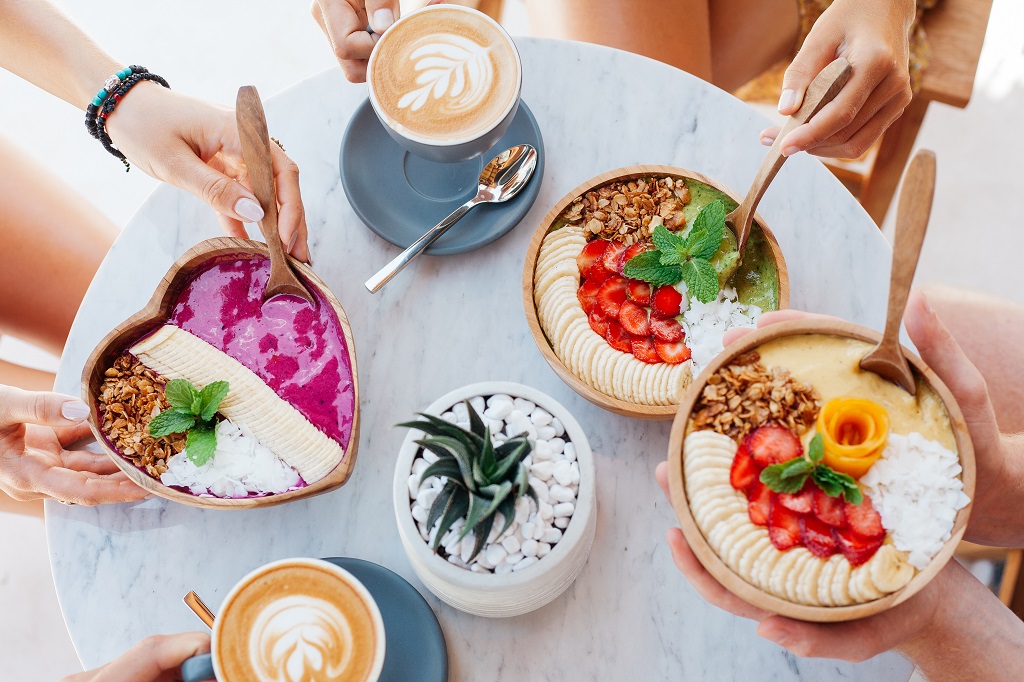 wish-listed hostels -breakfast bowls and coffee at Kuna Bali hostel