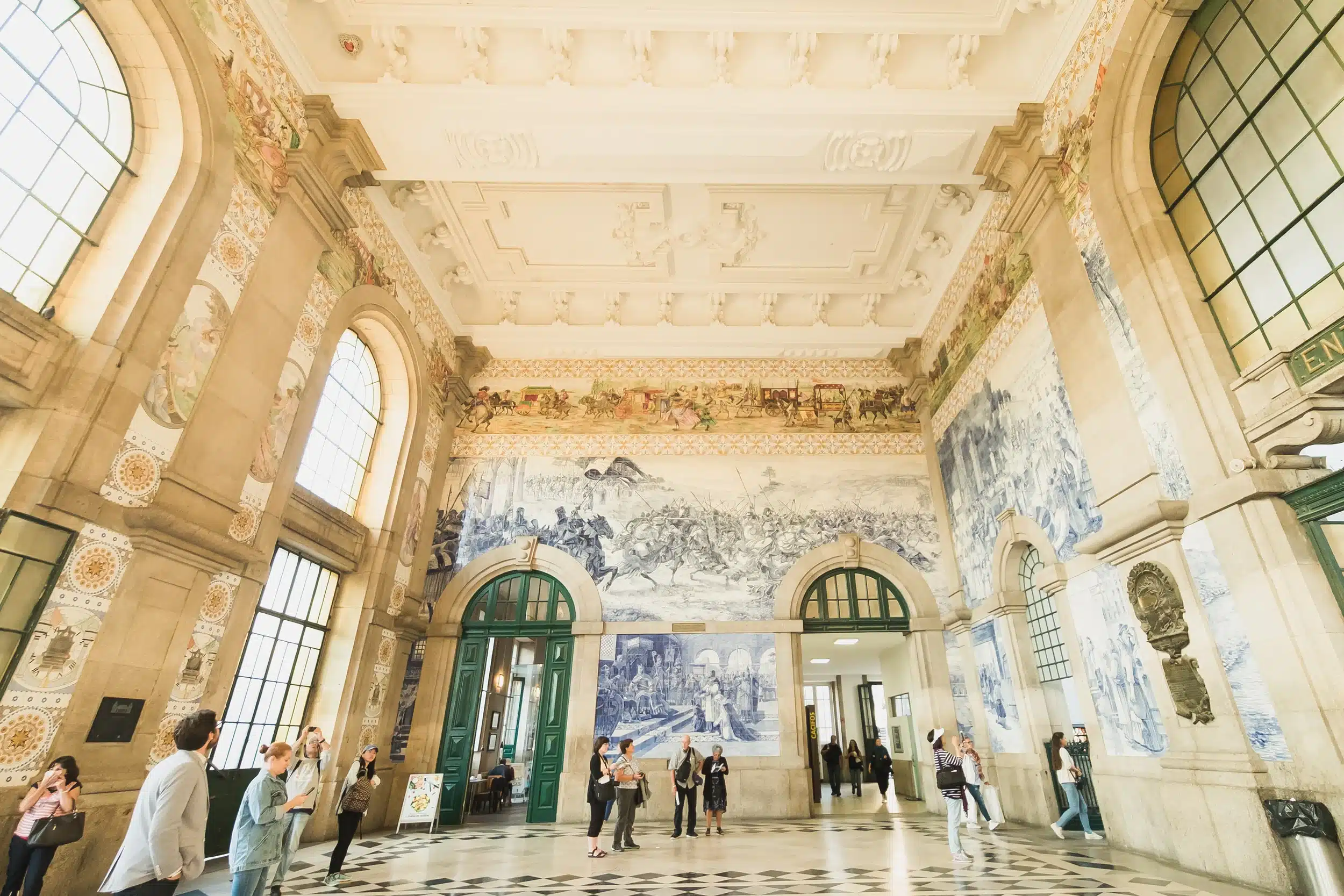sao bento station, porto, last minute city breaks