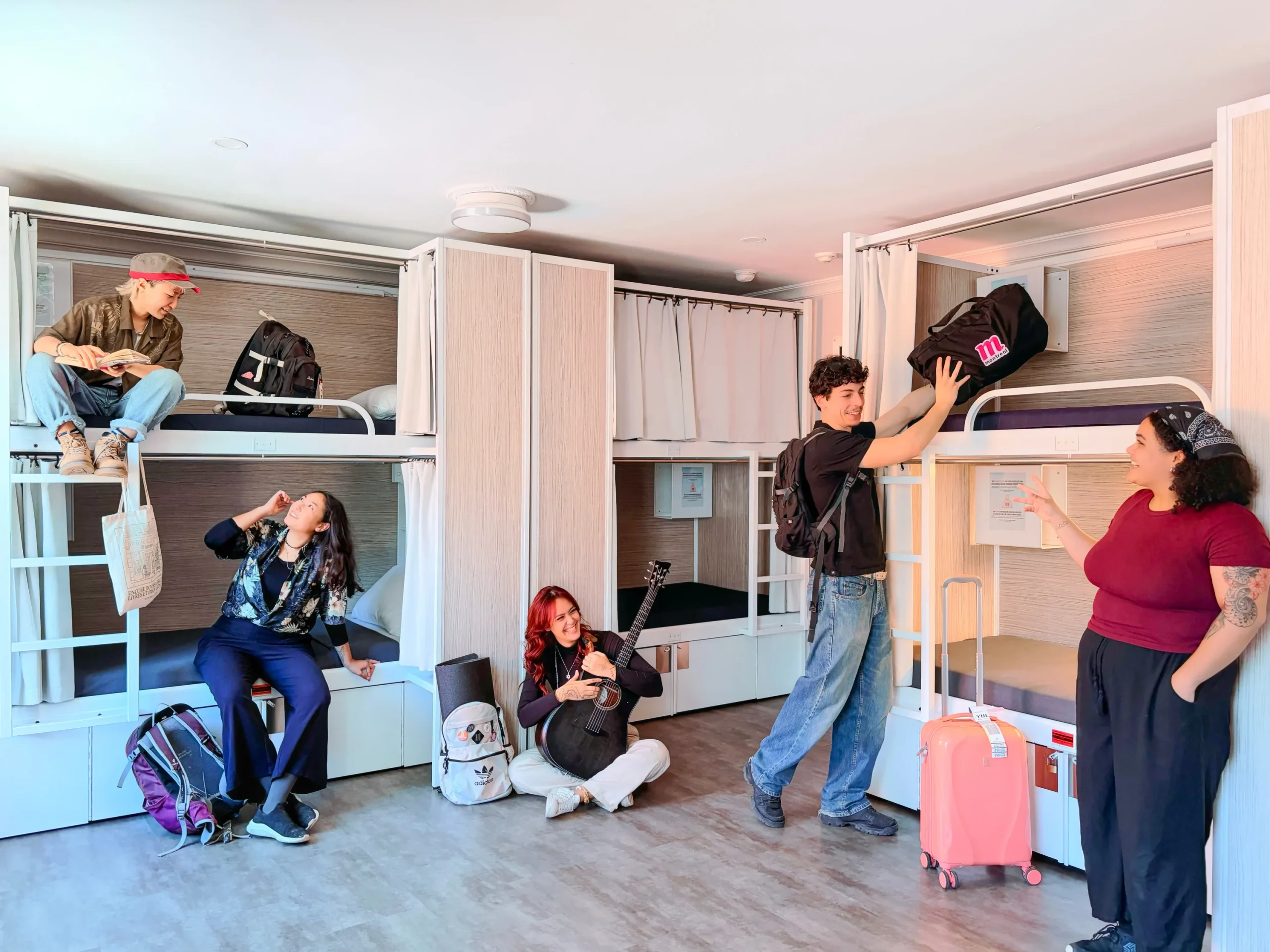 M Montreal hostel