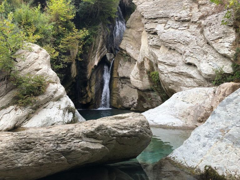 Bogovë waterfall