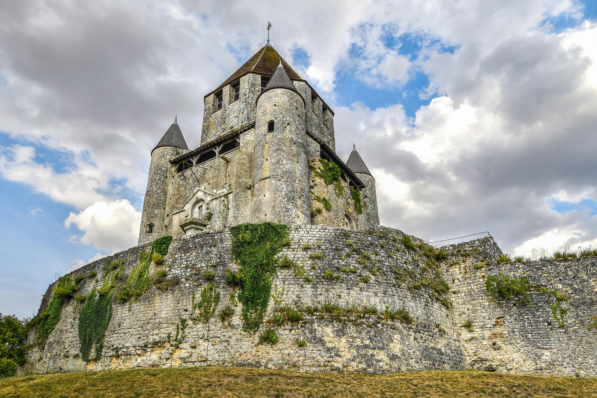 cesar tower, provins, day trips from paris