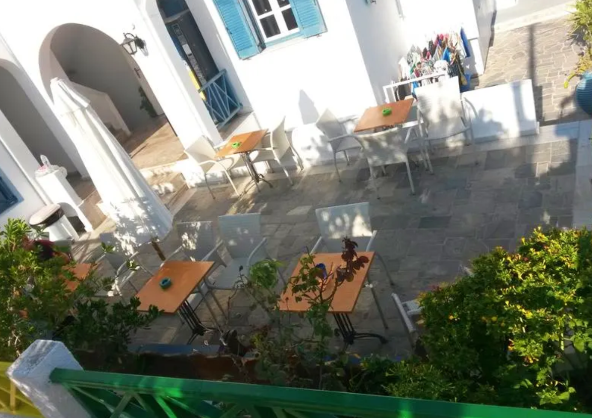 Fira Backpackers Place Hostel - Where to Stay in Santorini
