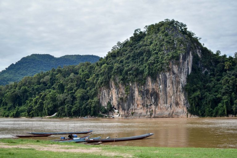Pak Ou caves