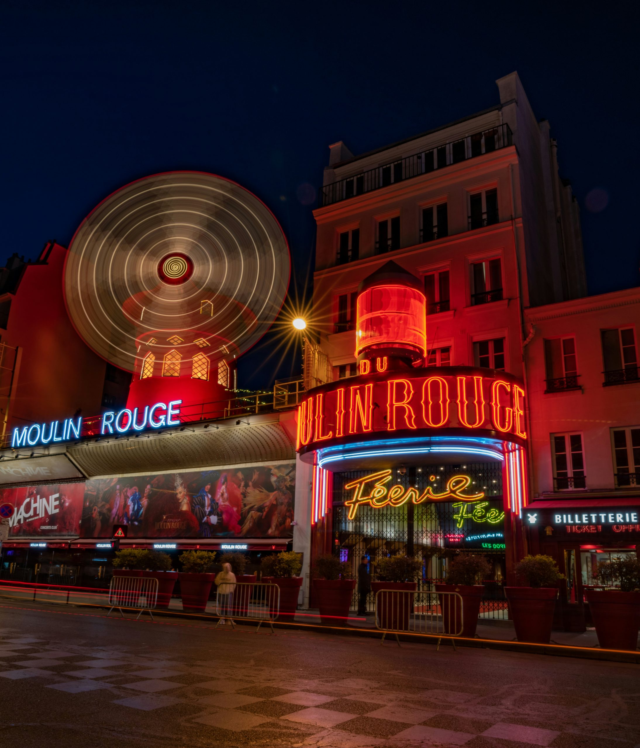 paris city breaks nightlife