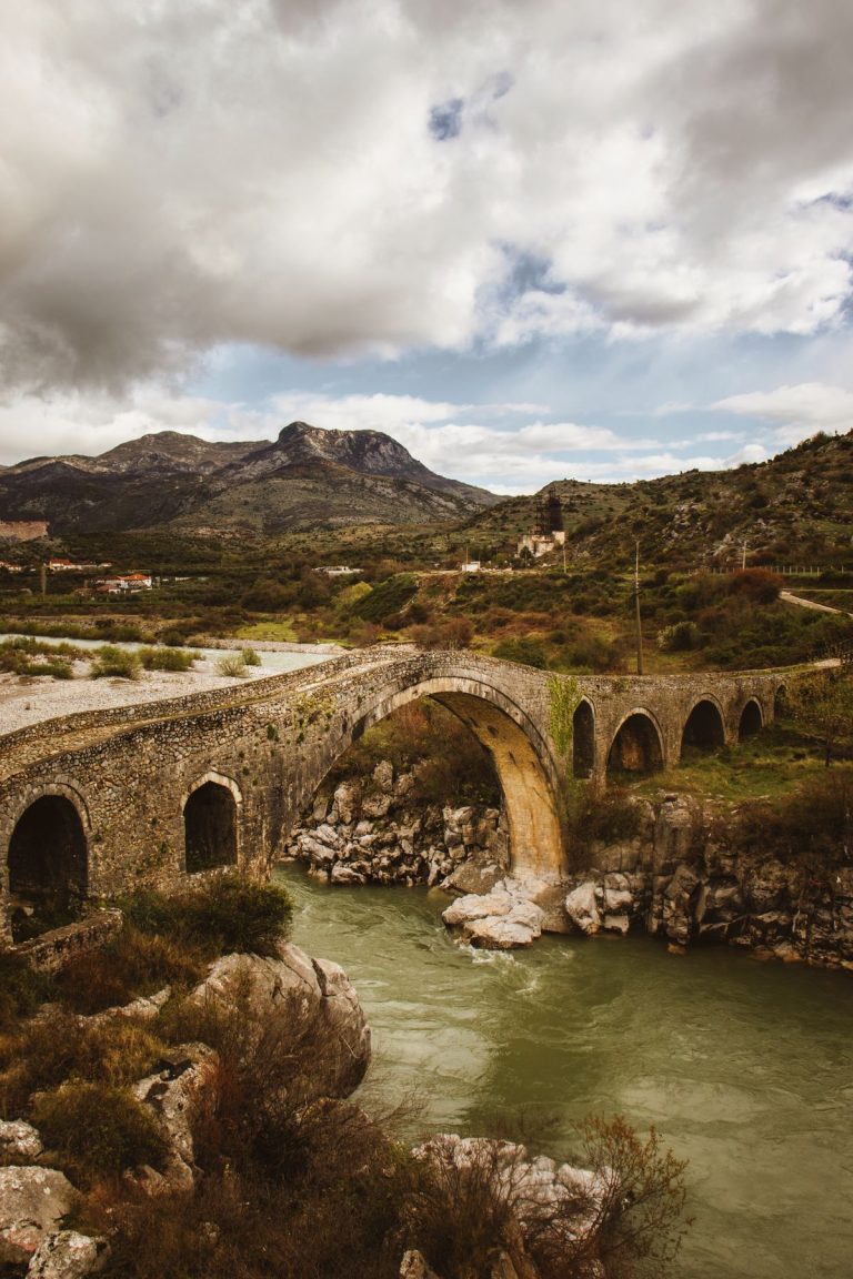 Mesi Bridge