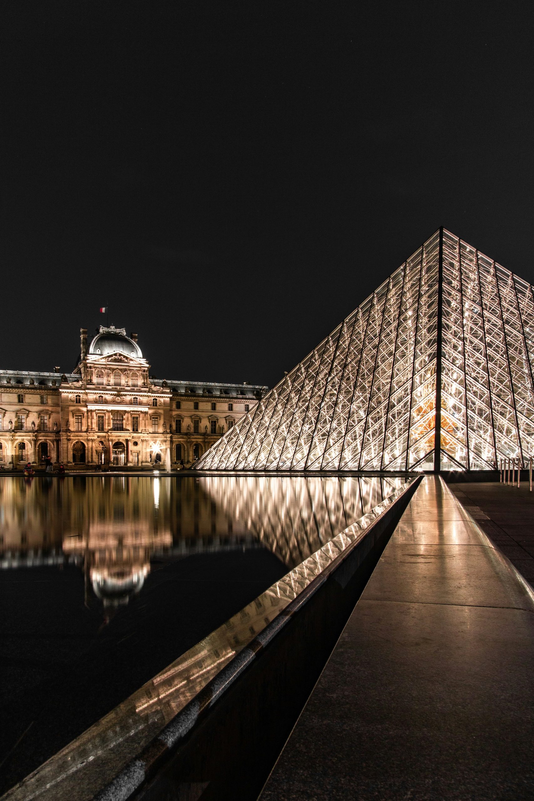 louvre museum, paris city breaks