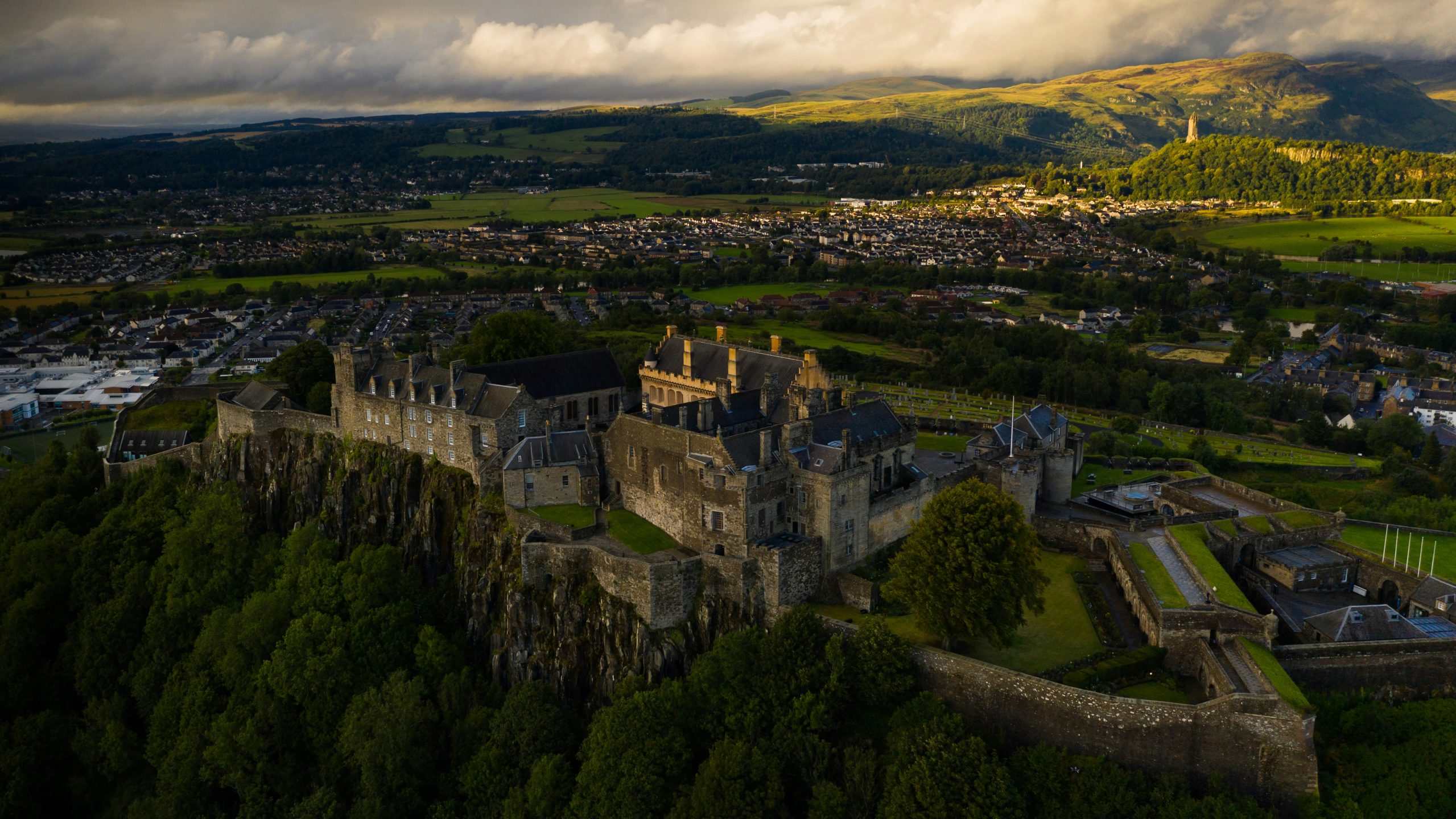 stirling castle, day trips from edinburgh