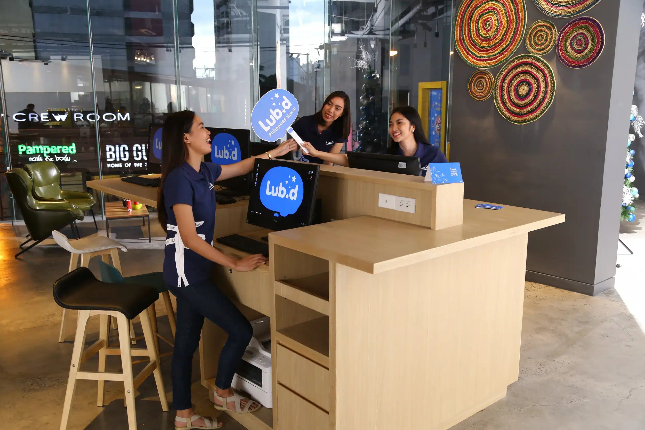 reception desk hostel