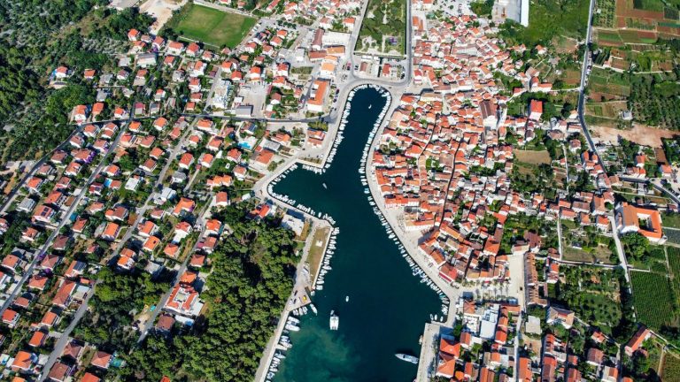 Stari Grad and the Plain