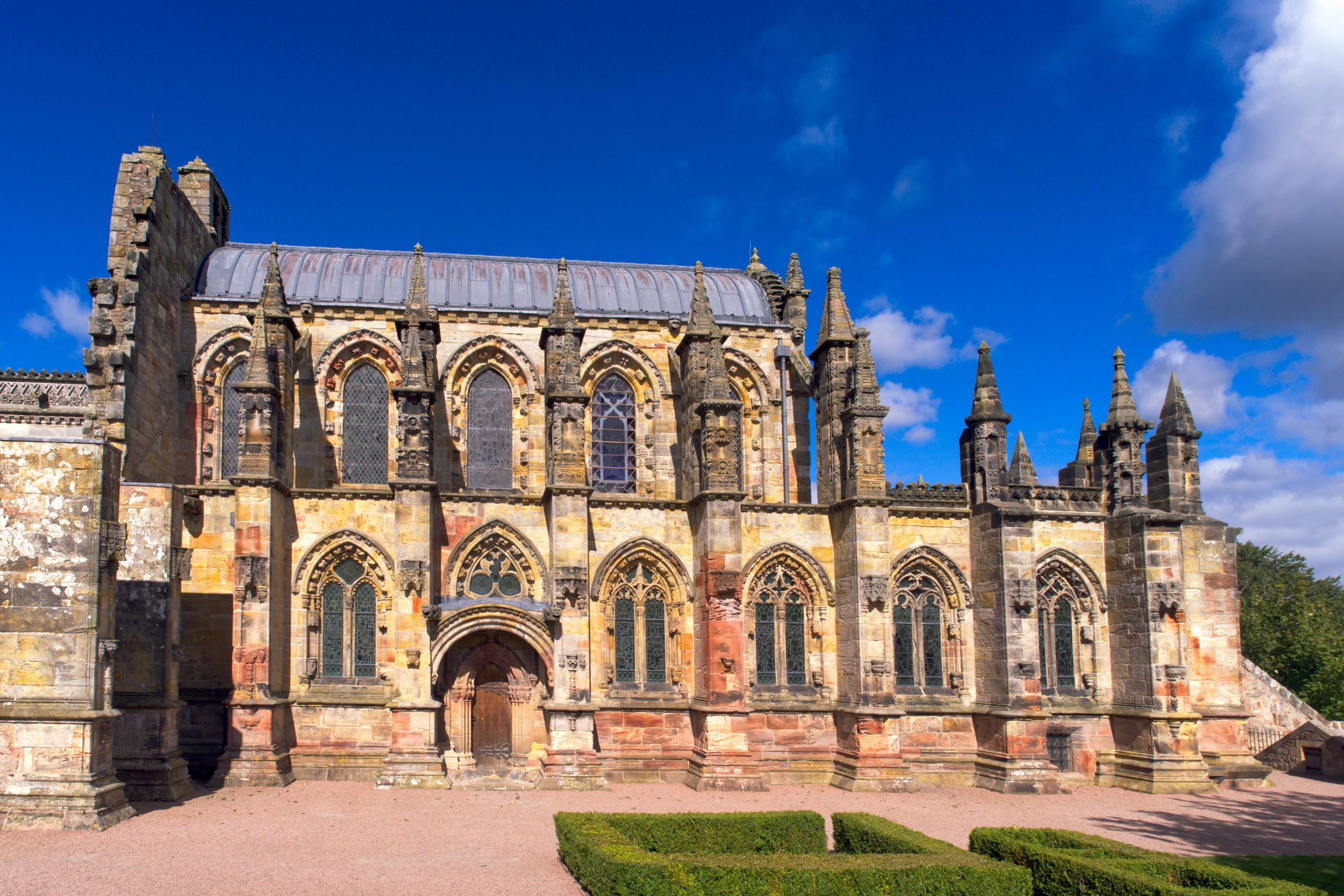 rosslyn chapel, day trips from edinburgh